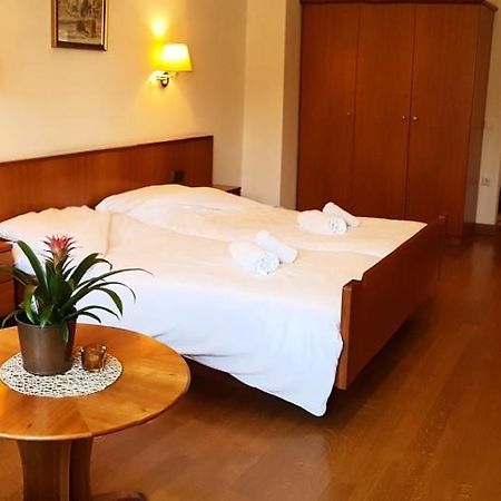 Weisses Roessl Bed & Breakfast Апиано сула Страда дел Вино Екстериор снимка