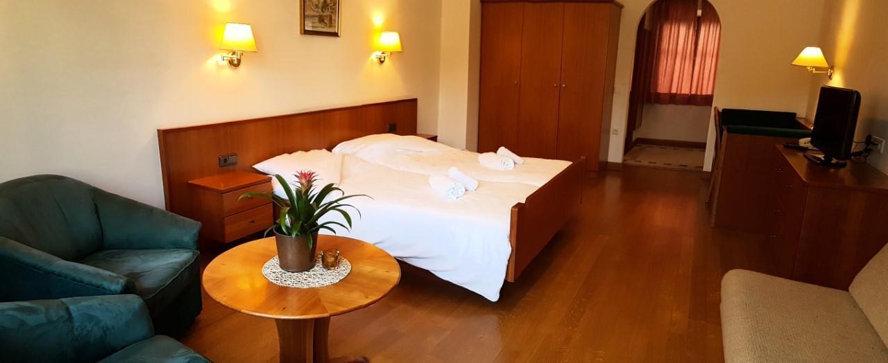Weisses Roessl Bed & Breakfast Апиано сула Страда дел Вино Екстериор снимка